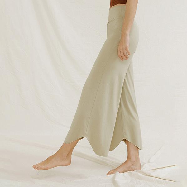 ラウンドヘムヨガワイドパンツ 3356