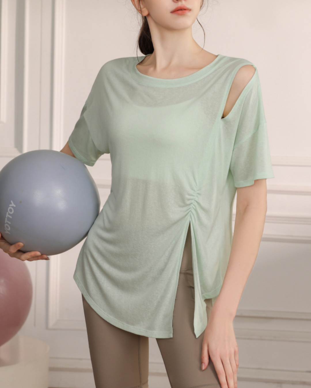 くすみハーフシアーショルダーカットアウトヨガT 3821