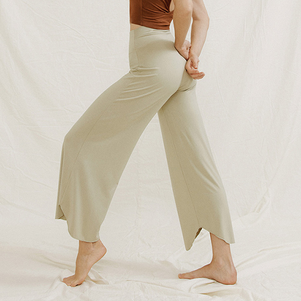 ラウンドヘムヨガワイドパンツ 3356