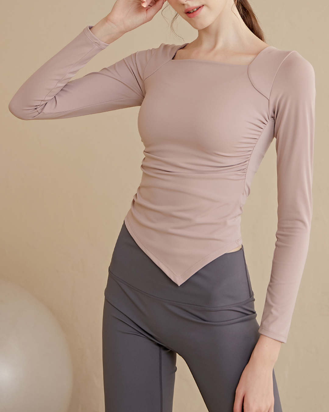 エクランスアシンメトリーヘムトップ 3978