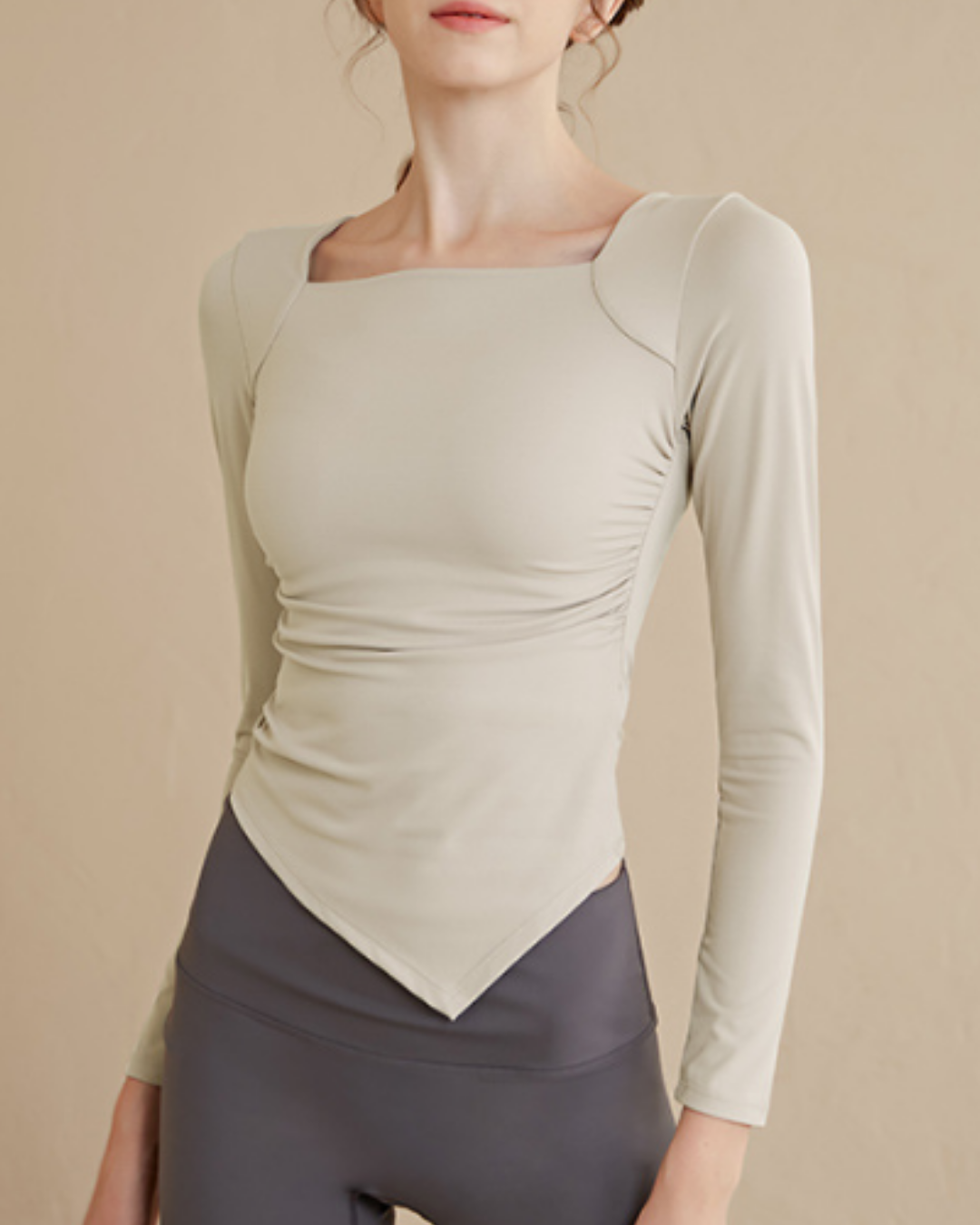 エクランスアシンメトリーヘムトップ 3978