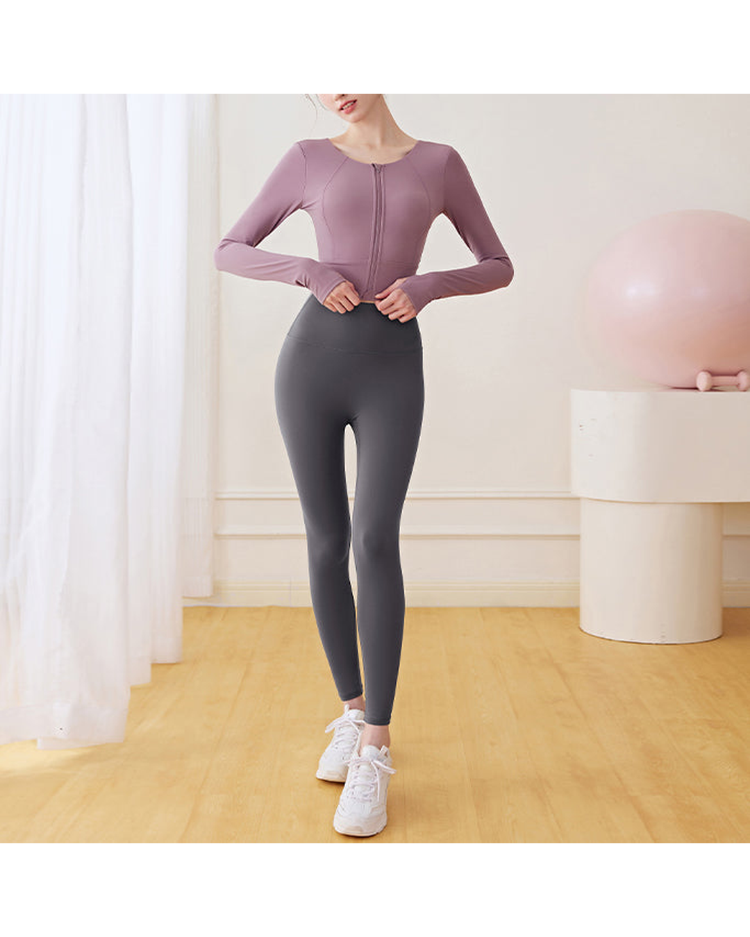 シュエットフロントジップヨガトップ 3124